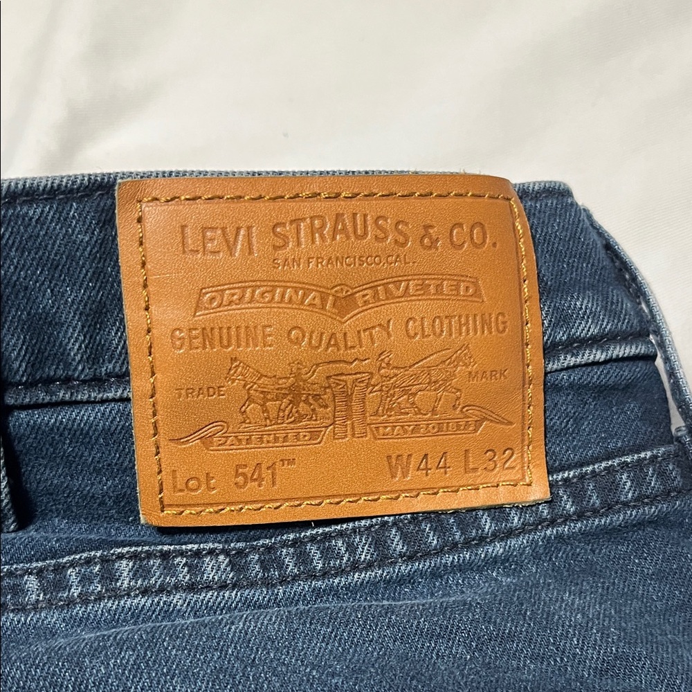 Levi's Classic Blue Relaxed Men's Jeans